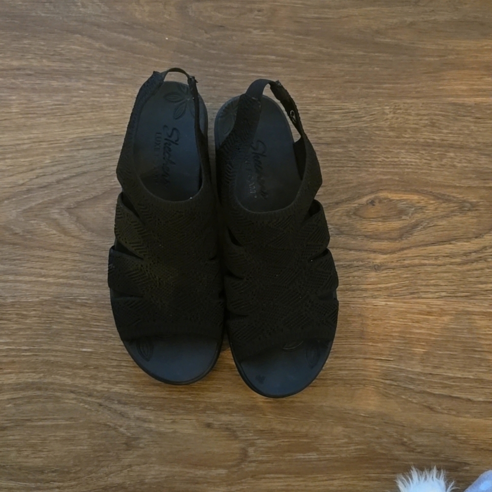 Pier Lite memory foam skechers
